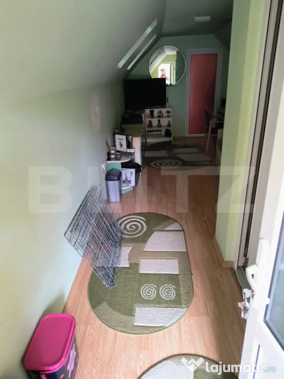 CASA DE VANZARE DE VANZARE SITUATA INTR-O ZONA FARA PREA MA