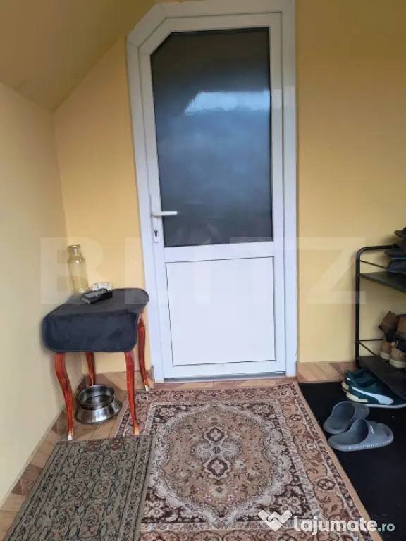 CASA DE VANZARE DE VANZARE SITUATA INTR-O ZONA FARA PREA MA