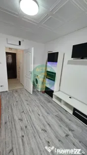 De inchiriat garsoniera , etaj 2