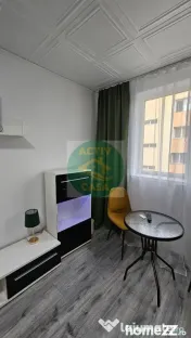 De inchiriat garsoniera , etaj 2