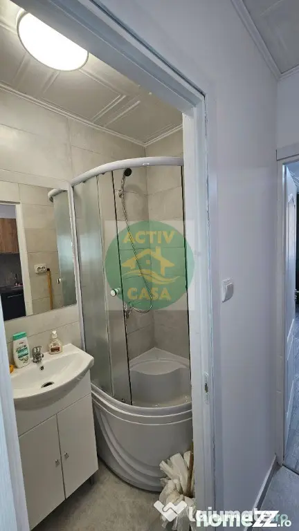De inchiriat garsoniera , etaj 2