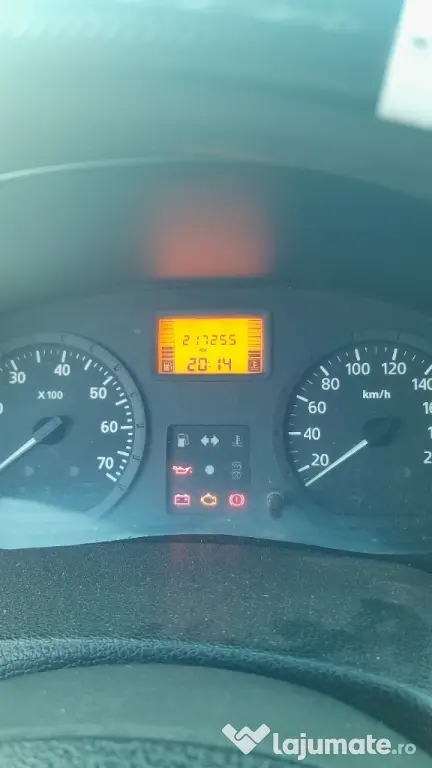 vand logan în stare buna