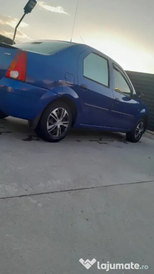vand logan în stare buna