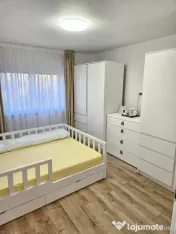 Apartament 3 camere, complet renovat, 2 băi,– Zona Spital 
