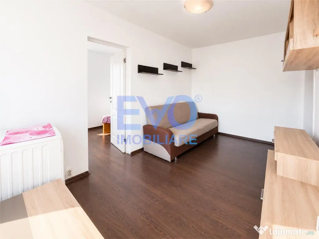 Apartament cu 3 camere, centrala termica, etajul 3, zona Tat