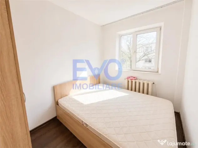 Apartament cu 3 camere, centrala termica, etajul 3, zona Tat
