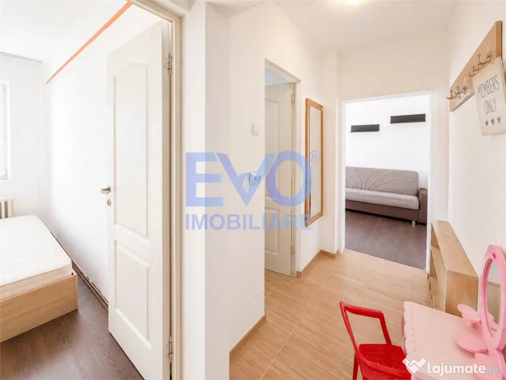 Apartament cu 3 camere, centrala termica, etajul 3, zona Tat