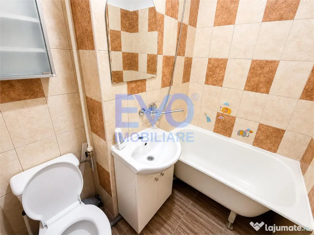 Apartament cu 3 camere, centrala termica, etajul 3, zona Tat