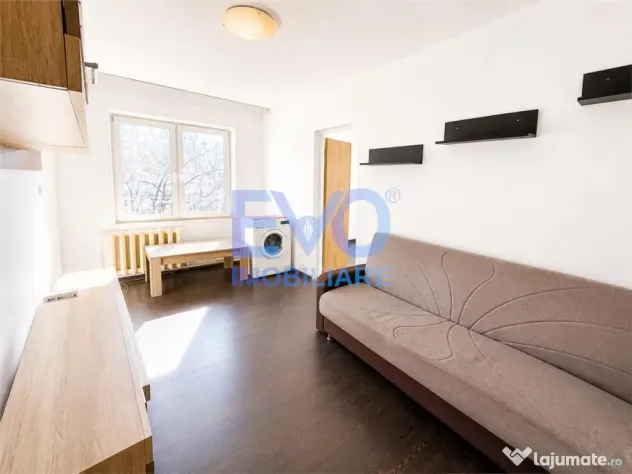 Apartament cu 3 camere, centrala termica, etajul 3, zona Tat