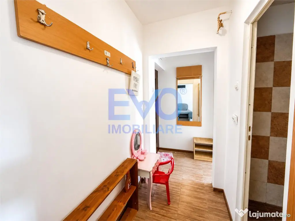 Apartament cu 3 camere, centrala termica, etajul 3, zona Tat