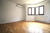 PRELUNGIREA GHENCEA-LIDL, APARTAMENT IN VILA 2010, CURTE 300