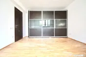 PRELUNGIREA GHENCEA-LIDL, APARTAMENT IN VILA 2010, CURTE 300 