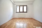 PRELUNGIREA GHENCEA-LIDL, APARTAMENT IN VILA 2010, CURTE 300 