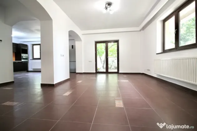 PRELUNGIREA GHENCEA-LIDL, APARTAMENT IN VILA 2010, CURTE 300