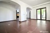 PRELUNGIREA GHENCEA-LIDL, APARTAMENT IN VILA 2010, CURTE 300