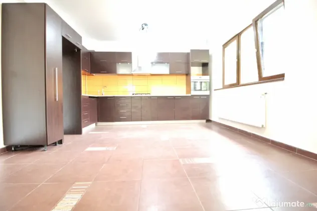 PRELUNGIREA GHENCEA-LIDL, APARTAMENT IN VILA 2010, CURTE 300