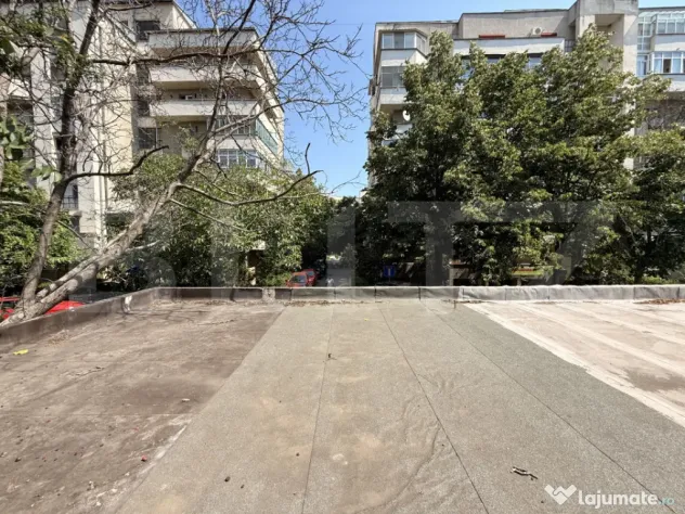 Garaj cu acoperiș circulabil, 20 mp, Calea București