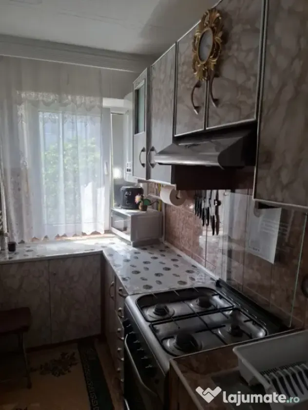 Apartament 2 camere de vânzare în zona Km 4-5 – mobilat,