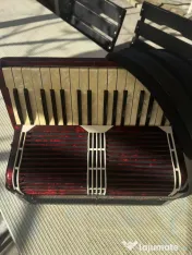 Acordeon Hohner roșu 80 bași 
