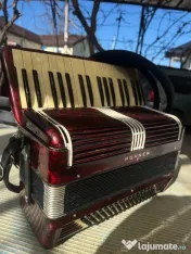 Acordeon Hohner roșu 80 bași 