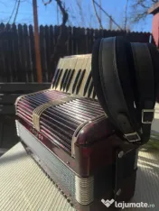 Acordeon Hohner roșu 80 bași 