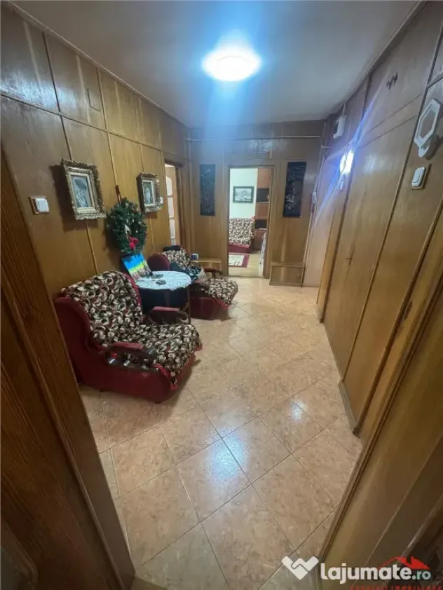 Ap 3 cam, Piata Unirii.66 mp utili ,et 2/8