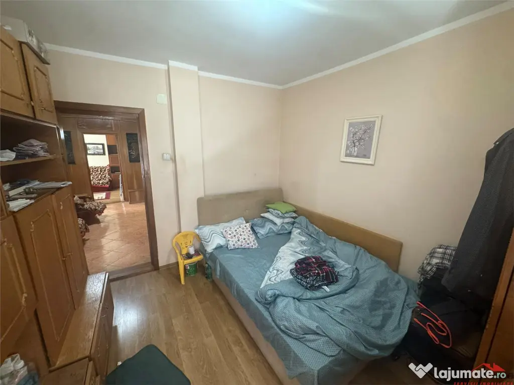 Ap 3 cam, Piata Unirii.66 mp utili ,et 2/8