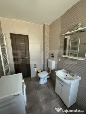 Apartament 2 camere, decomandat, loc de parcare
