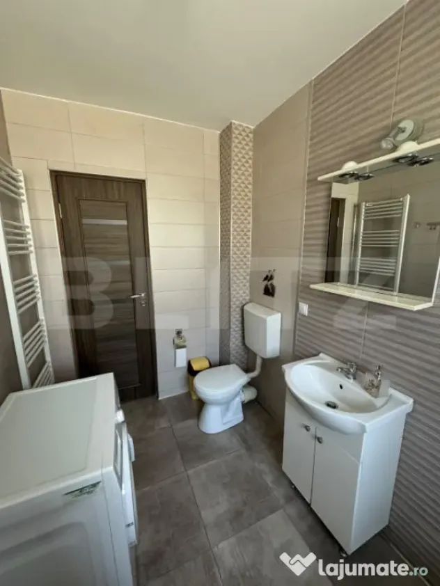 Apartament 2 camere, decomandat, loc de parcare
