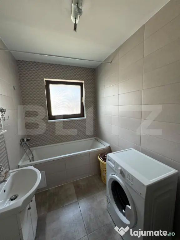 Apartament 2 camere, decomandat, loc de parcare