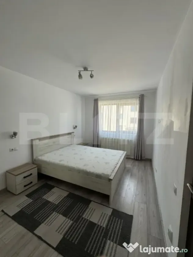 Apartament 2 camere, decomandat, loc de parcare
