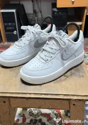 Adidasi Nike Air Force 1 38 femei 