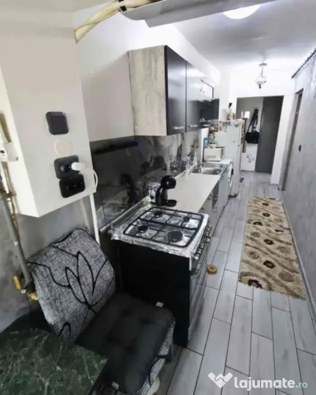 Garsonieră decomandată renovată complect (mobilată+utilată ) 9 mai,0769246269