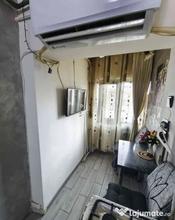 Garsonieră decomandată renovată complect (mobilată+utilată ) 9 mai,0769246269
