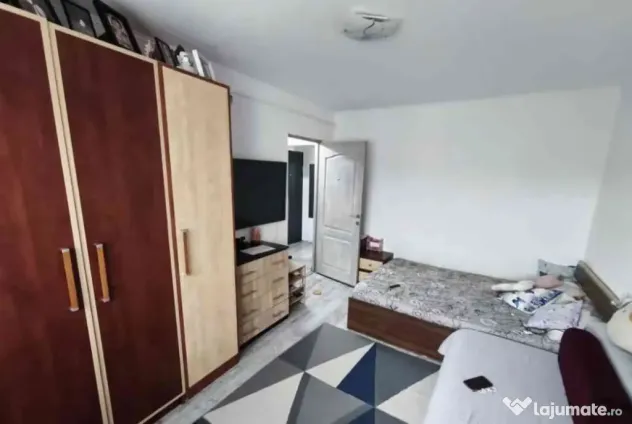 Garsonieră decomandată renovată complect (mobilată+utilată ) 9 mai,0769246269