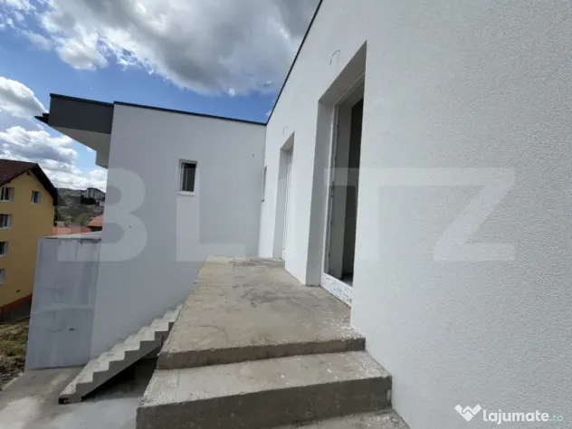 Apartament cu 3 camere în suprafață de 84 mp