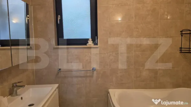 Casa 4 camere, 130 mp; 890 mp teren. Bercu Rosu