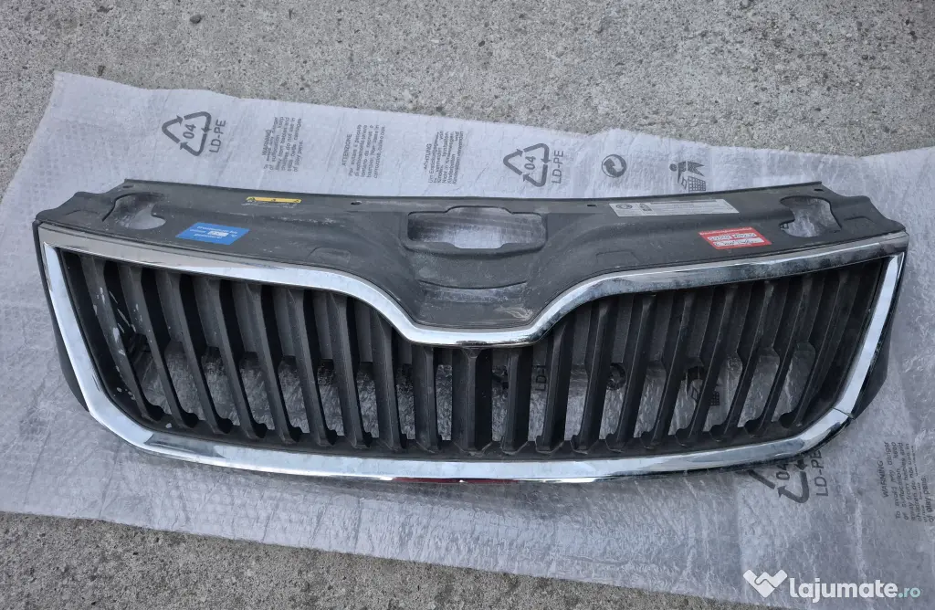 Vand grila fata Skoda Rapid 2019