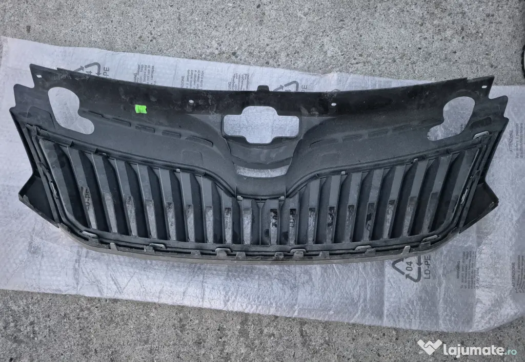 Vand grila fata Skoda Rapid 2019
