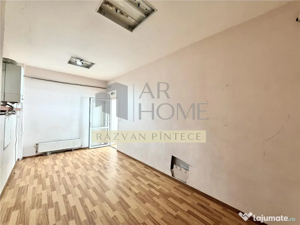 Spatiu comercial, vitrina, ultracentral, Ploiesti