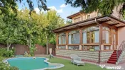 Vila Deosebita cu piscina Erou Iancu Nicolae