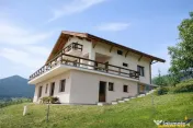 Resedinta pensiune, in areal privilegiat. cu 1.000 mp teren 
