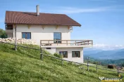 Resedinta pensiune, in areal privilegiat. cu 1.000 mp teren 