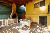 Casă cu teren de 634 mp și beci | Calea Câmpulung, Piteș 