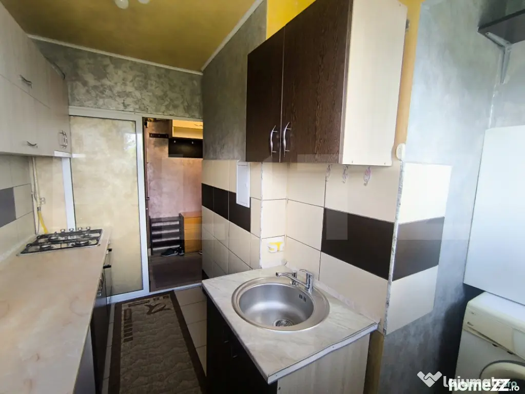 Garsoniera de vanzare, 28 mp, mobilata si utilata - Astra - Brasov (Brasov)