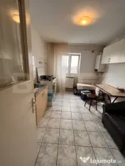 Apartament 3 camere, decomandat, zona George Enescu 