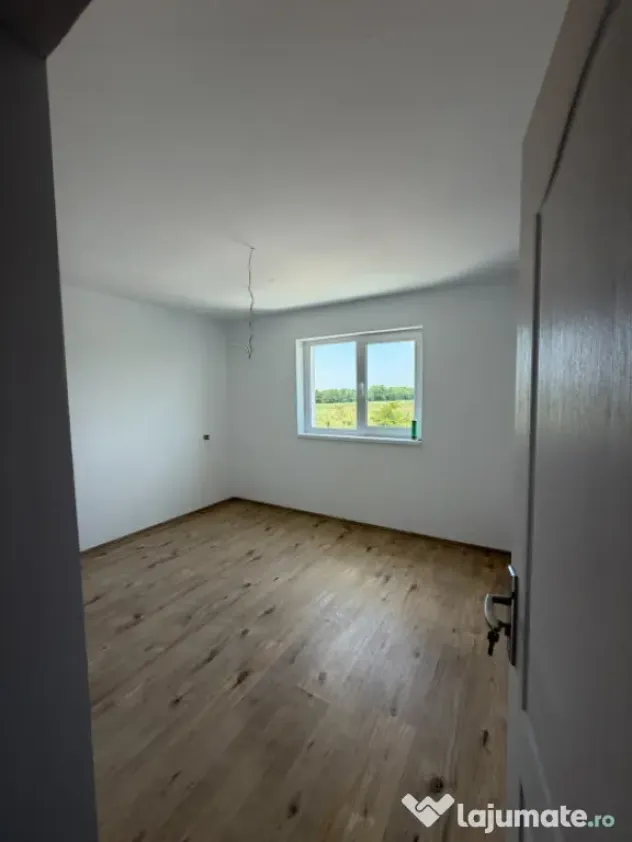 Casa P+1, 185 mp utili, 307 mp teren, zona Damila