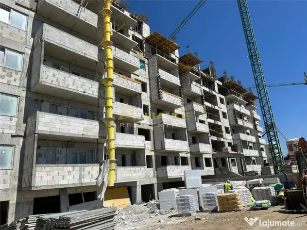 Young Residence 2 cam 64 mp la 10 min metrou