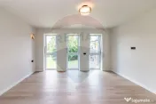 Casă / Vilă exclusivista cu 9 camere de vânzare în Ot...