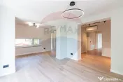 Casă / Vilă exclusivista cu 9 camere de vânzare în Ot... 